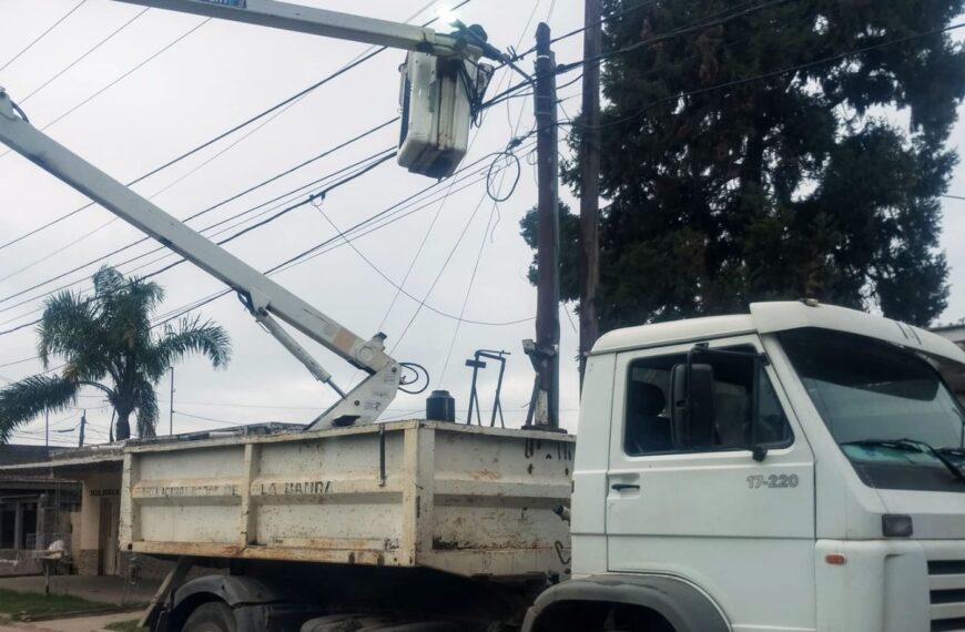 Avanza los trabajos de reconversión y recambio de luminarias en distintos barrios de La Banda