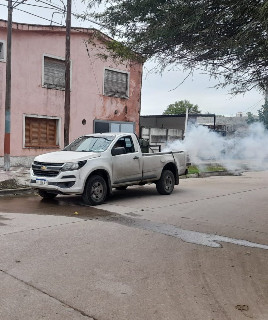 Continúa el programa de fumigaciones en ciudad Capital