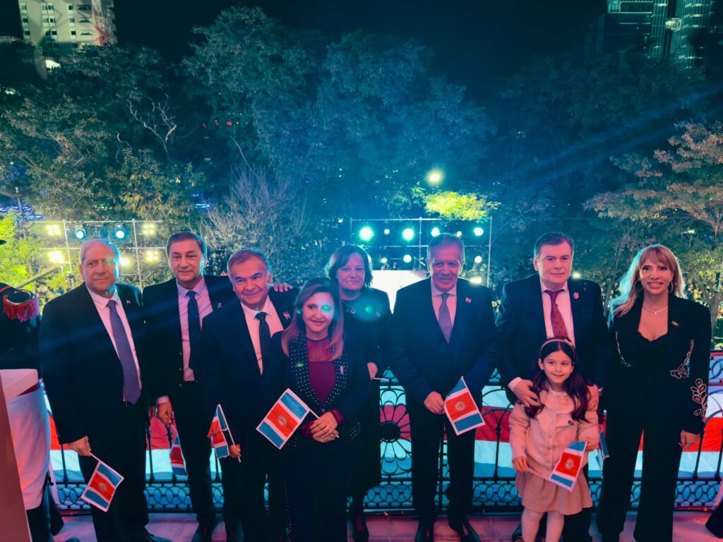 El gobernador acompañó los festejos por el 473° aniversario de la Madre de Ciudades El gobernador acompañó los festejos por el 473° aniversario de la Madre de Ciudades