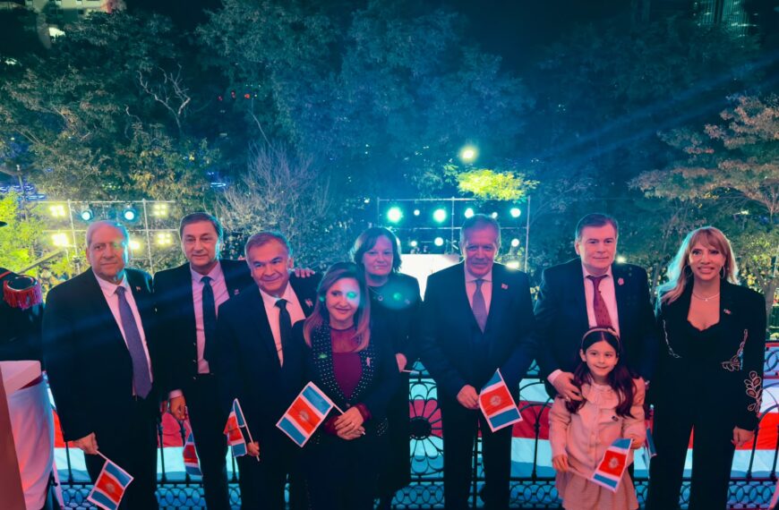 El gobernador acompañó los festejos por el 473° aniversario de la Madre de Ciudades