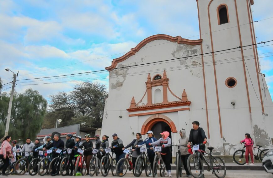 Más de cien ciclistas participaron de la primera travesía por los pueblos más antiguos de Atamisqui
