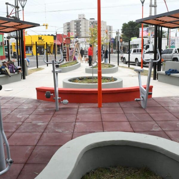 Inauguraron la nueva plazoleta Hermanos Briz en el barrio Jardín