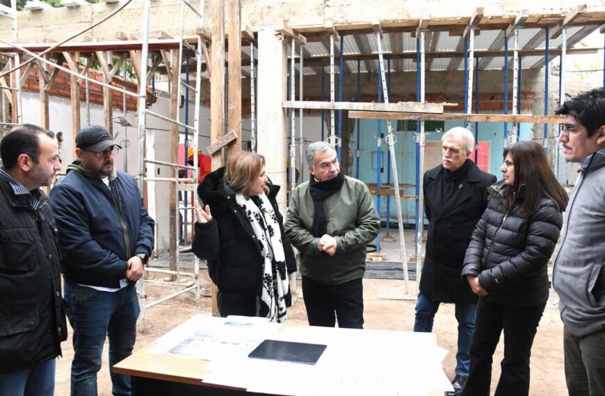 Autoridades municipales supervisaron la obra de ampliación del Jardín de Infantes Arco Iris