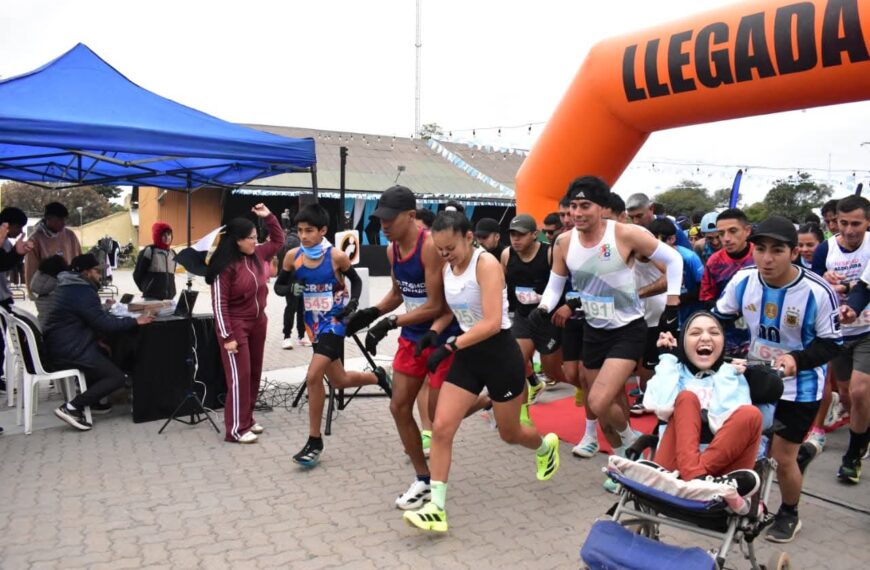 Fernández: Más de 400 atletas participaron de la 8° Edición de la Maratón Aniversario