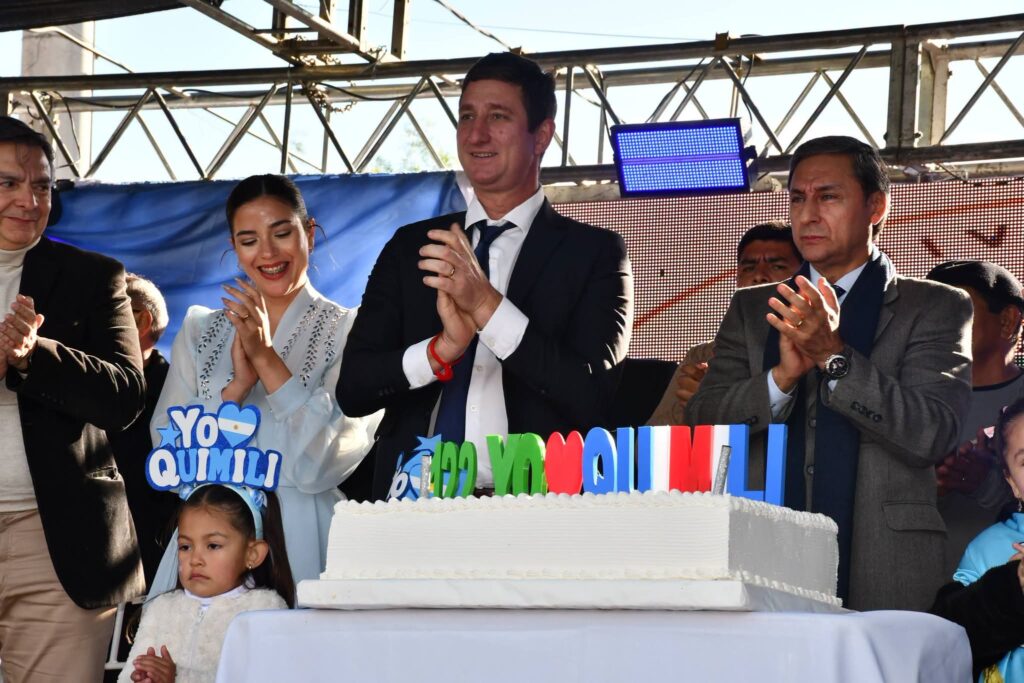 Quimilí celebró sus 122 años con un acto protocolar y desfile de instituciones