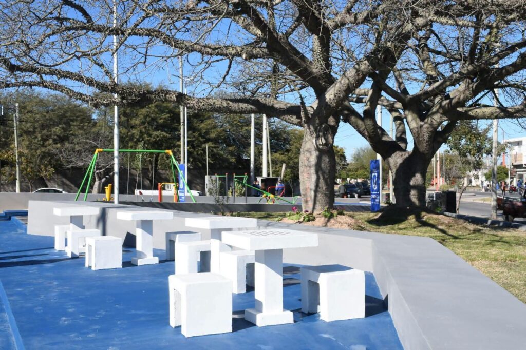 Inauguraron la remodelación integral de la plazoleta Prof. José Gómez Basualdo en el barrio Tradición