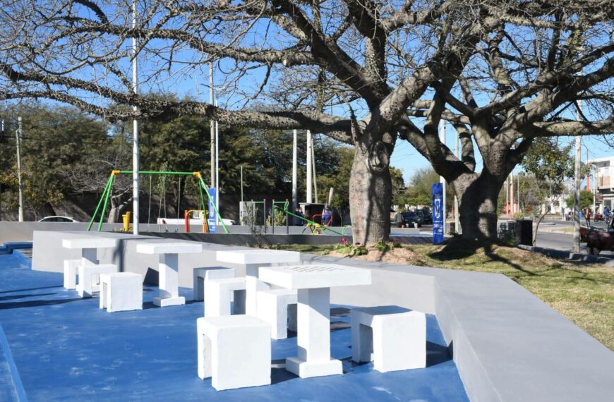 Inauguraron la remodelación integral de la plazoleta Prof. José Gómez Basualdo en el barrio Tradición