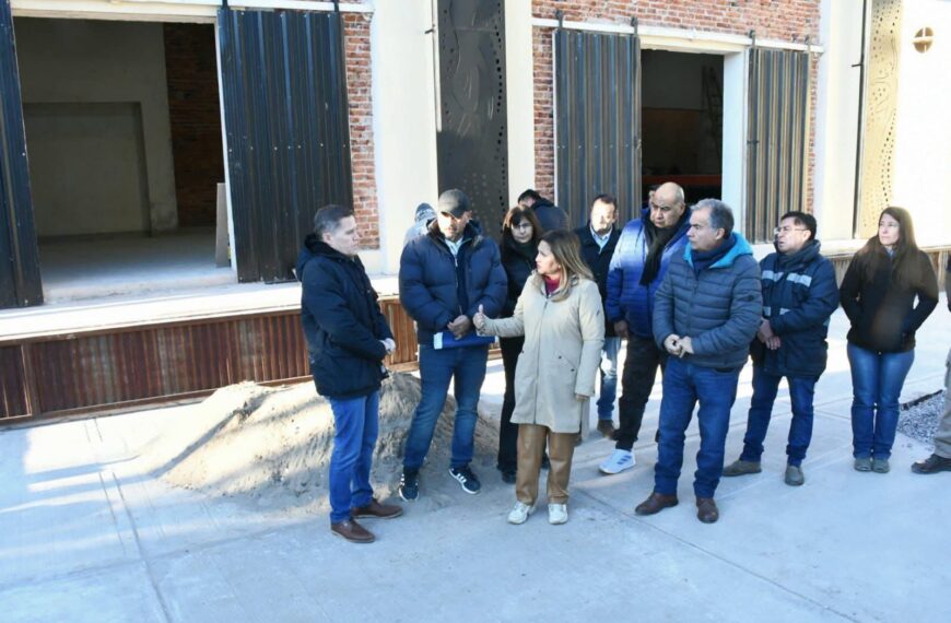 Autoridades supervisaron el avance de obra del Teatro del Pueblo