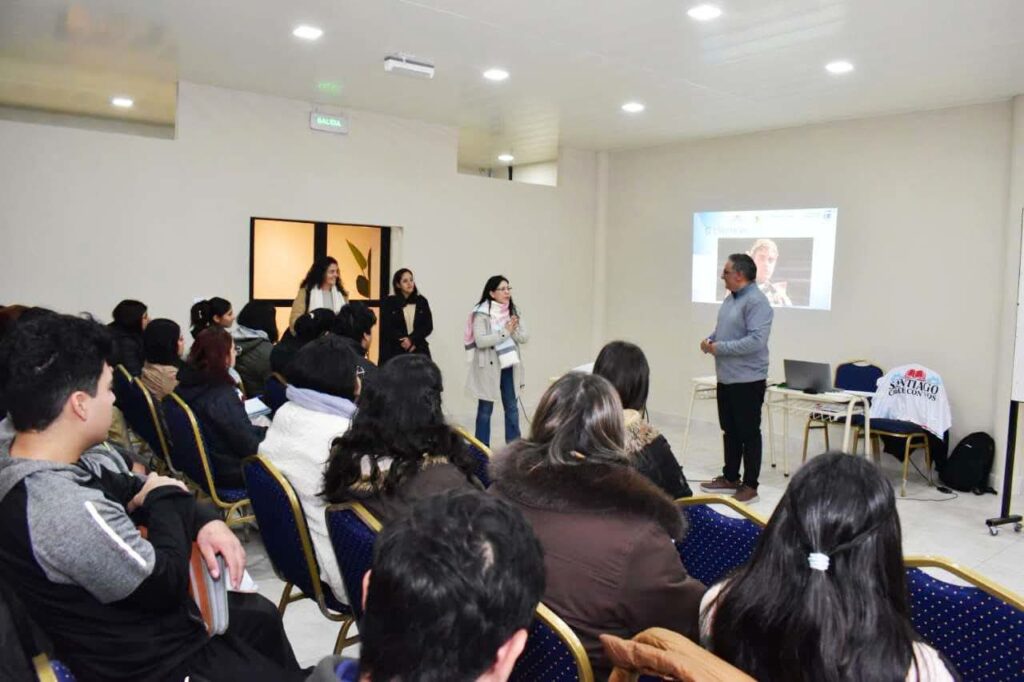 Comenzó en Fernández un curso de Atención al Cliente y Ventas del programa “Santiago Crece con Vos” Comenzó en Fernández un curso de Atención al Cliente y Ventas del programa “Santiago Crece con Vos”