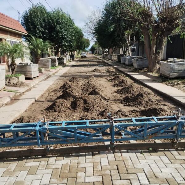 En Frías avanzan con obras para fortalecer la infraestructura urbana