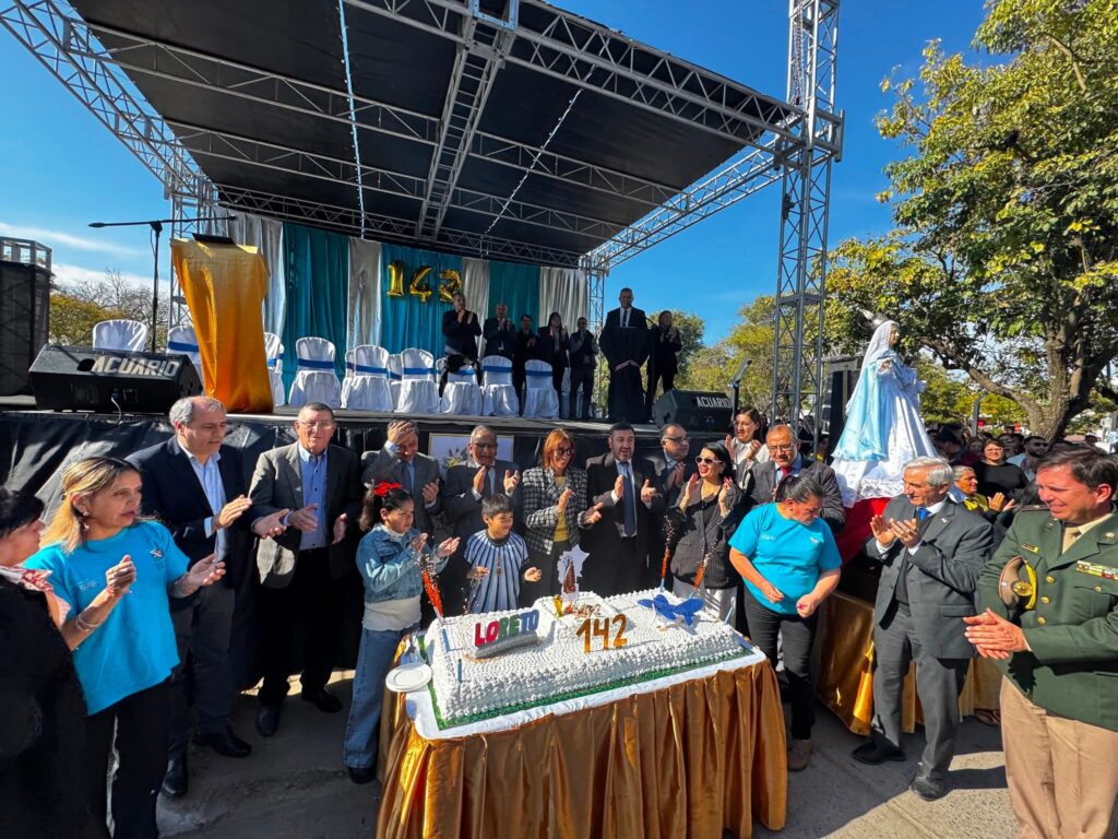 Loreto celebró sus 142° años con un emotivo acto protocolar y desfile cívico-militar Loreto celebró sus 142° años con un emotivo acto protocolar y desfile cívico-militar