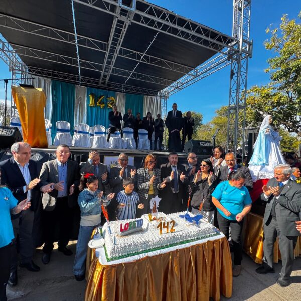 Loreto celebró sus 142° años con un emotivo acto protocolar y desfile cívico-militar