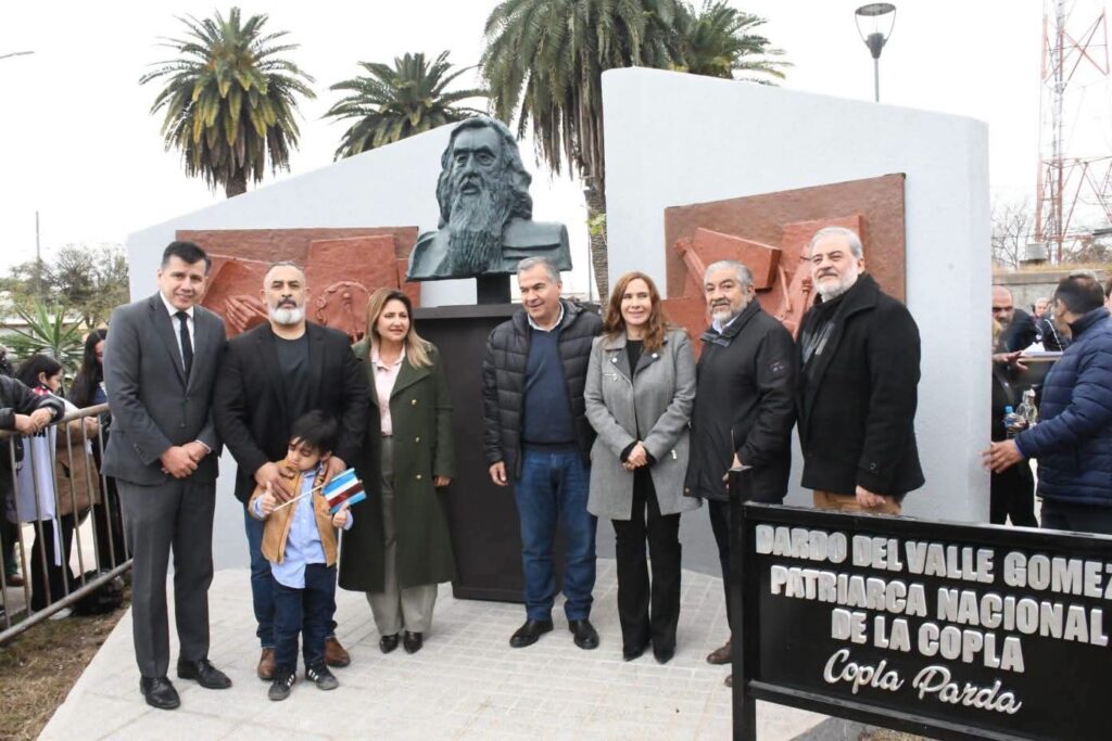 Inauguraron el Paseo Dardo del Valle Gómez en el barrio Francisco de Aguirre Inauguraron el Paseo Dardo del Valle Gómez en el barrio Francisco de Aguirre