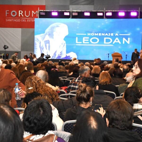 Realizan un homenaje a Leo Dan con la participación de más de treinta centros de jubilados de la Capital
