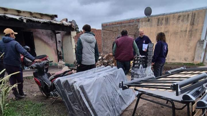 Pinto: El Municipio brindó asistencia a una familia damnificada por un incendio Pinto: El Municipio brindó asistencia a una familia damnificada por un incendio