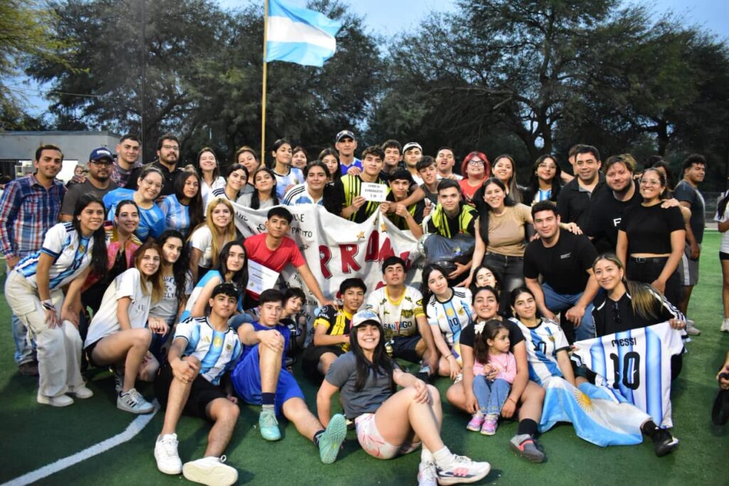 Los estudiantes fueron los protagonistas de la gran final de los Intercolegiales Municipales en Fernández Los estudiantes fueron los protagonistas de la gran final de los Intercolegiales Municipales en Fernández