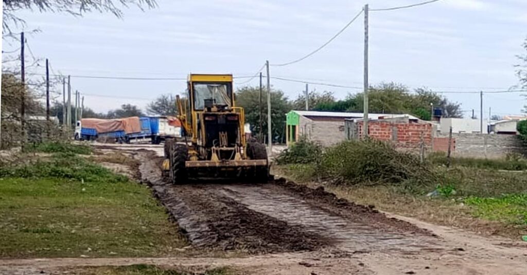 Pinto: Realizan tareas de mantenimienro en el barrio Rivadavia Pinto: Realizan tareas de mantenimienro en el barrio Rivadavia
