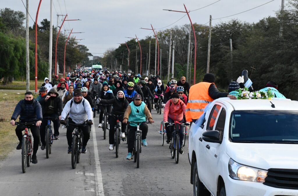 Gran convocatoria en la primera peregrinación ciclística a Mama Antula Gran convocatoria en la primera peregrinación ciclística a Mama Antula