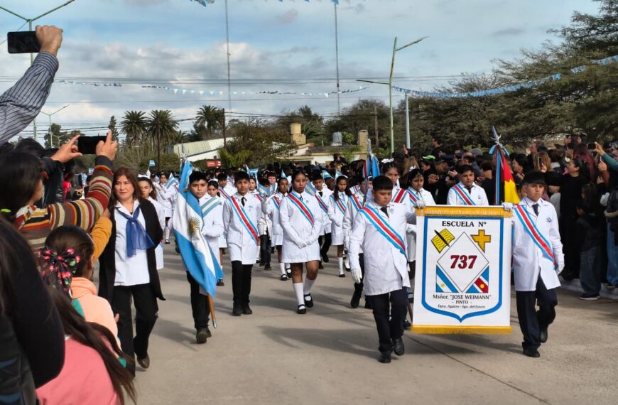 Los pinteños celebraron el 210° Aniversario del Día de la Independencia