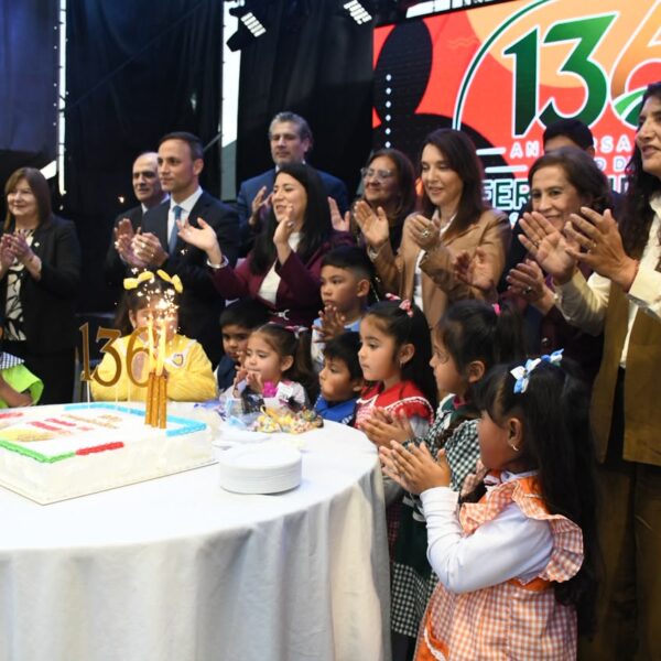 Fernández celebró su 136° aniversario con un emotivo acto