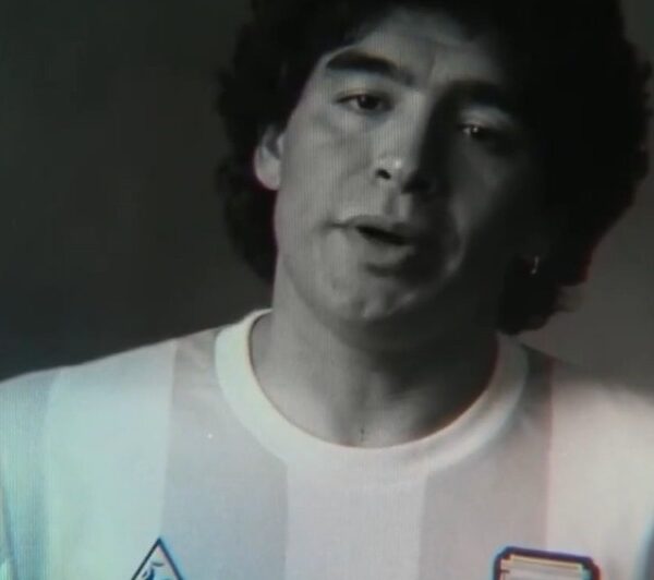 Cuando la IA recrea a los ídolos: los dilemas éticos detrás de la imagen digital de Maradona