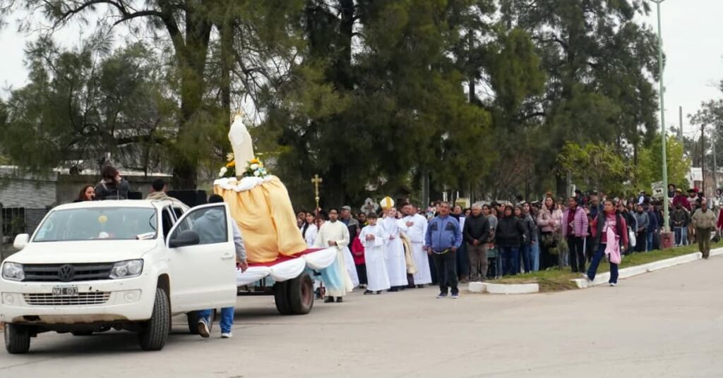 Pinto renovó su fe con una emotiva celebración en honor a la Virgen del Carmen Pinto renovó su fe con una emotiva celebración en honor a la Virgen del Carmen