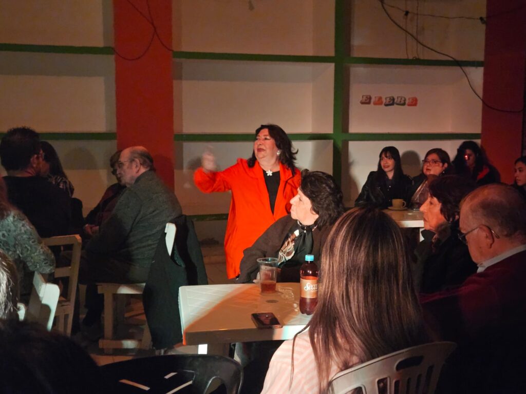 “Crónicas de una vedette” regresa a escena con una propuesta de café concert “Crónicas de una vedette” regresa a escena con una propuesta de café concert