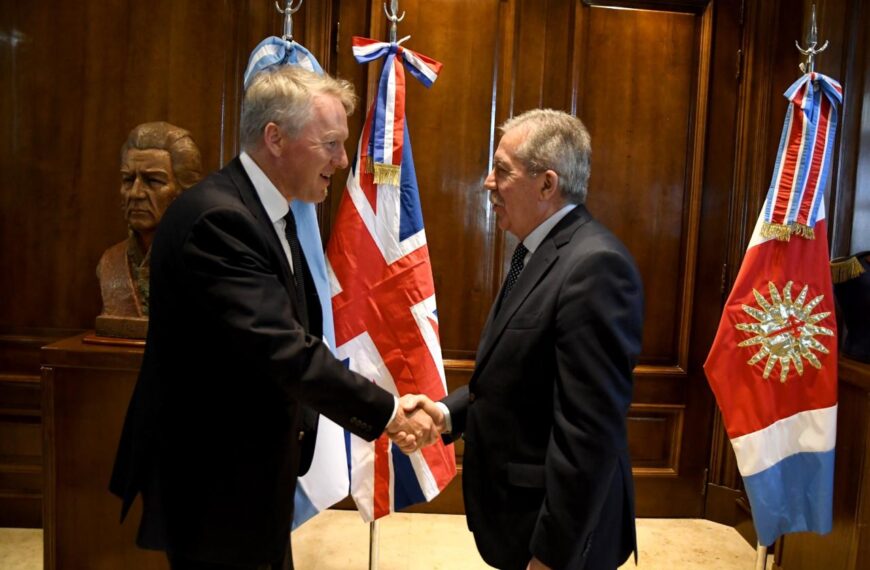 El gobernador recibió al embajador del Reino Unido de Gran Bretaña e Irlanda del Norte