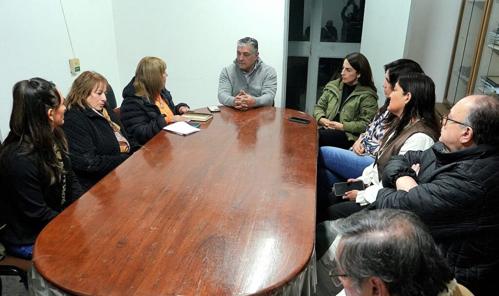 Importante reunión con autoridades del Centro de Comercio e Industria de La Banda Importante reunión con autoridades del Centro de Comercio e Industria de La Banda