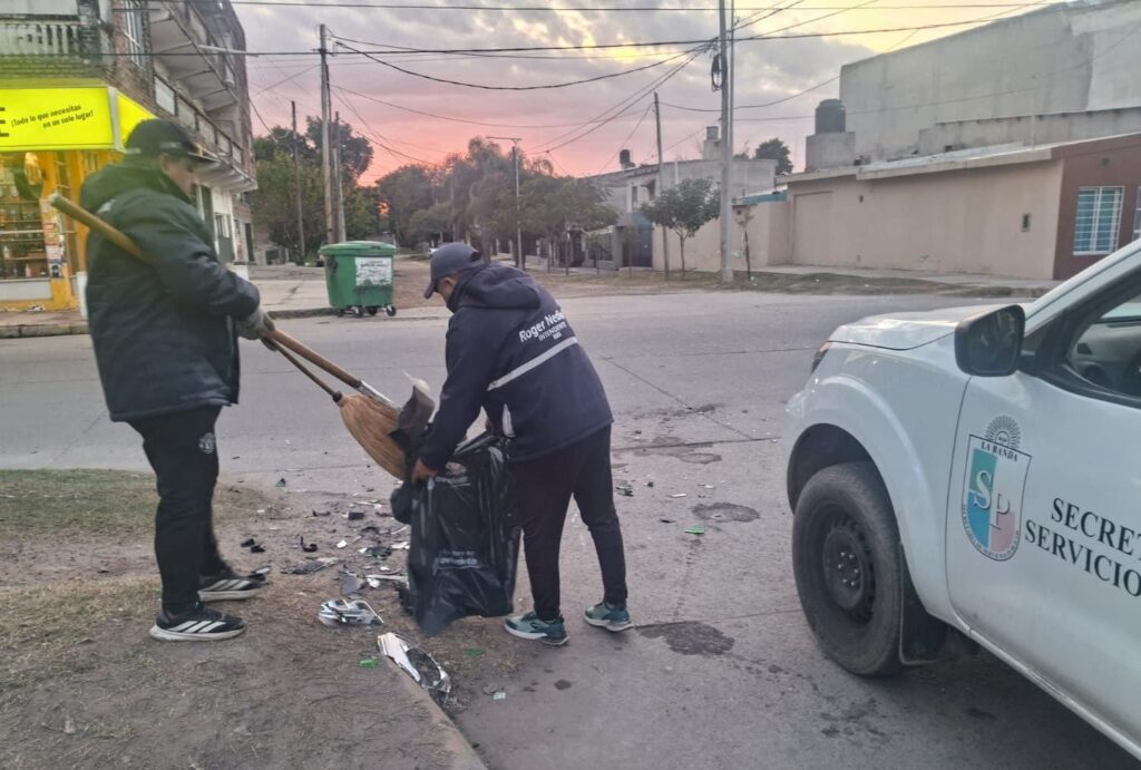Advierten a la comunidad sobre posibles estafas con falsos vendedores de bolsas de residuos en La Banda
