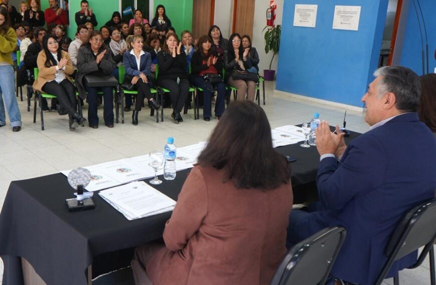 La Banda extenderá el “Artículo 23 Femenino” a todo el personal del sistema educativo municipal
