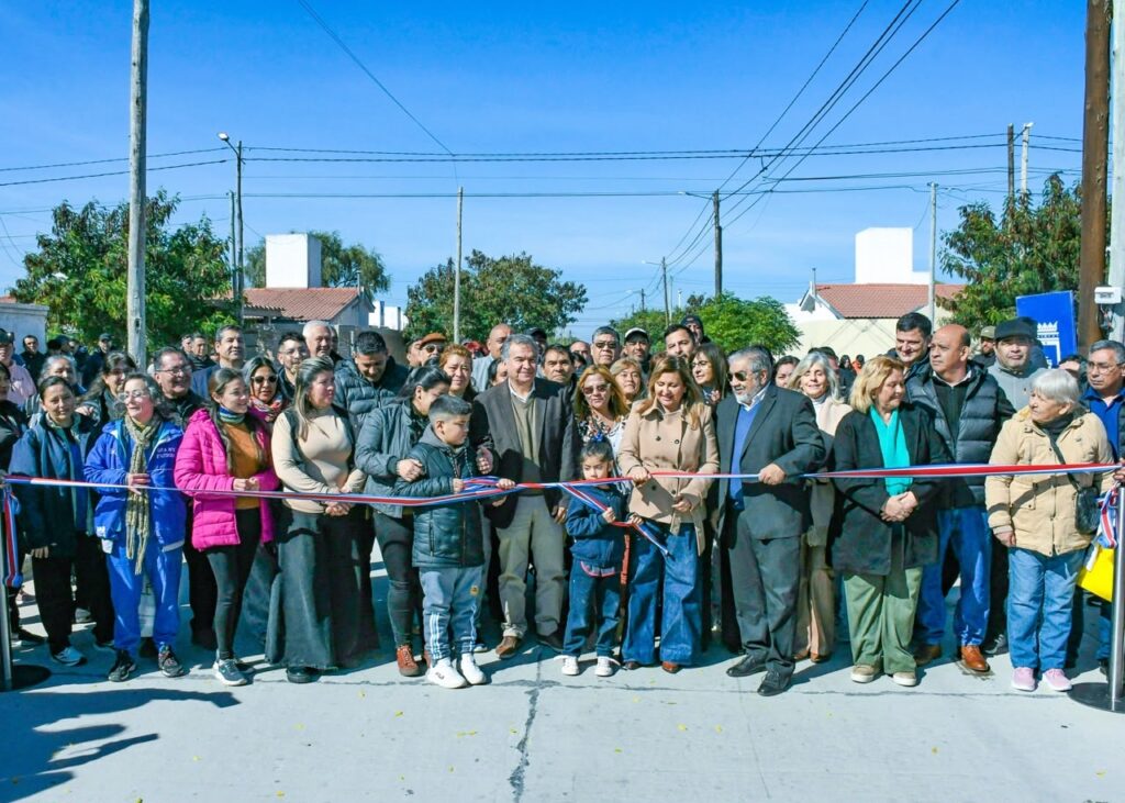 Inauguraron 24 cuadras de pavimento en el barrio Néstor Kirchner