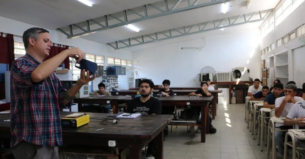 La Escuela de Artes y Oficios de la UNSE reabre las inscripciones para los cursos del segundo cuatrimestre La Escuela de Artes y Oficios de la UNSE reabre las inscripciones para los cursos del segundo cuatrimestre