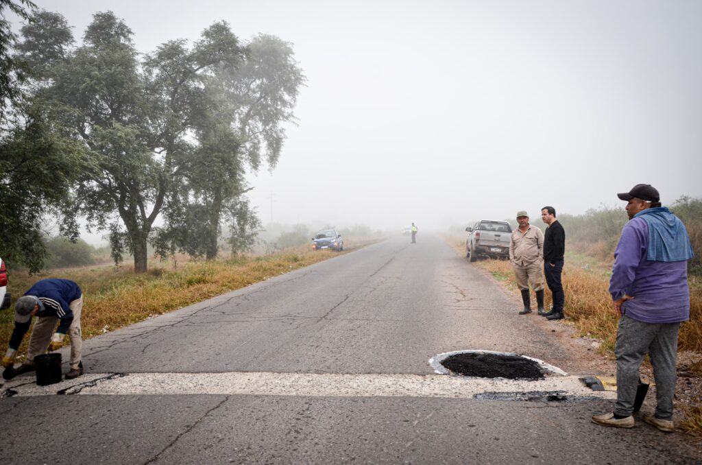 El municipio de Clodomira realiza tareas de bacheo en la ruta 11 El municipio de Clodomira realiza tareas de bacheo en la ruta 11