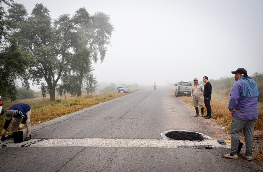 El municipio de Clodomira realiza tareas de bacheo en la ruta 11