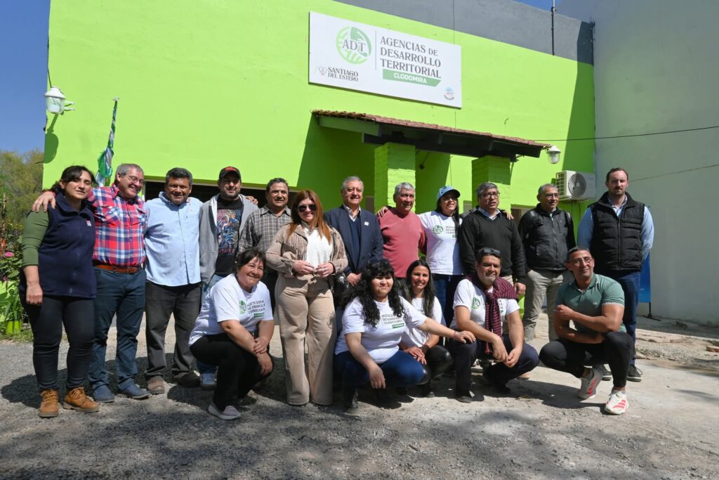 INTA y la Provincia ponen en marcha un amplio programa de capacitación y asistencia técnica en Santiago del Estero INTA y la Provincia ponen en marcha un amplio programa de capacitación y asistencia técnica en Santiago del Estero