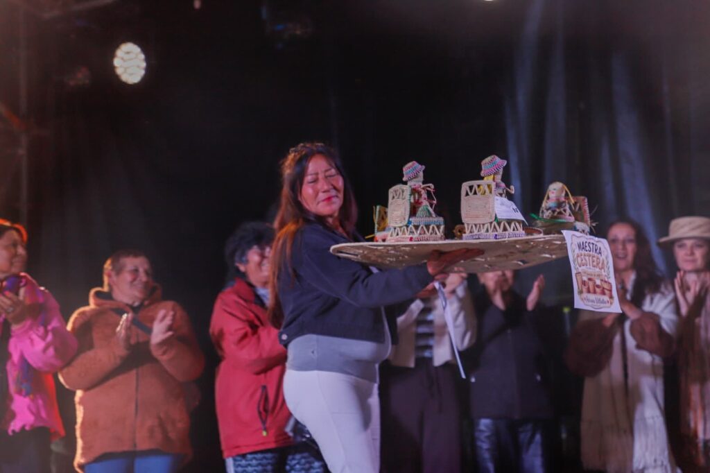Las Termas: Distinguen a los maestros de la cestería en el concurso “Manos Maestras” Las Termas: Distinguen a los maestros de la cestería en el concurso “Manos Maestras”