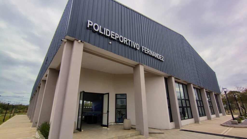 Instalan un nuevo sistema de ventilación en el natatorio del Polideportivo Municipal Instalan un nuevo sistema de ventilación en el natatorio del Polideportivo Municipal