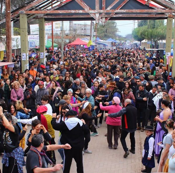 La Fiesta de la Abuela reúne a miles de santiagueños y turistas en Los Lagos