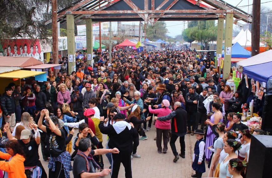 La Fiesta de la Abuela reúne a miles de santiagueños y turistas en Los Lagos