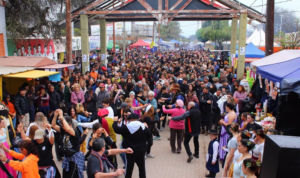 La Fiesta de la Abuela reúne a miles de santiagueños y turistas en Los Lagos La Fiesta de la Abuela reúne a miles de santiagueños y turistas en Los Lagos