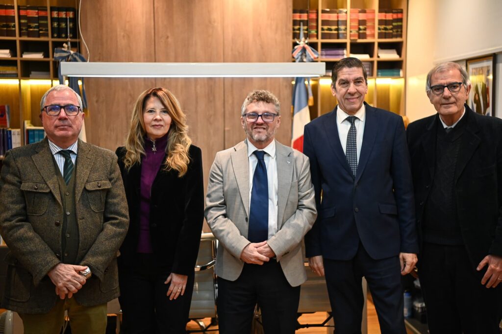 La ministra de Justicia recibió en Casa de Gobierno al Dr. Fabián Salvioli La ministra de Justicia recibió en Casa de Gobierno al Dr. Fabián Salvioli