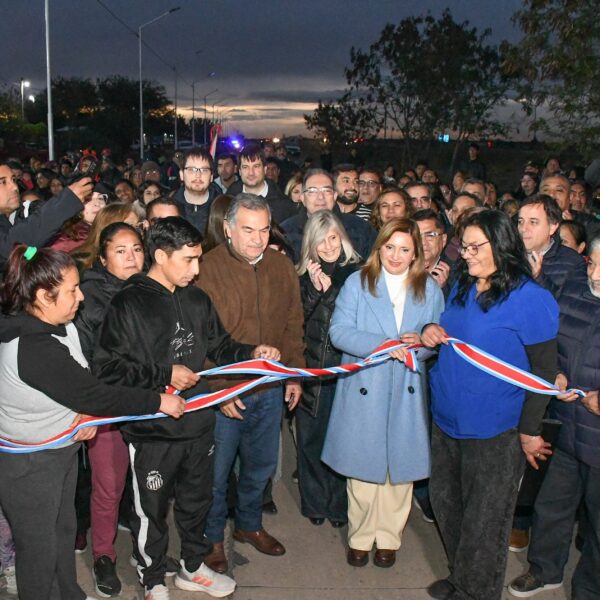 Inauguran un total de 58 cuadras de pavimento e iluminación en barrios de Capital