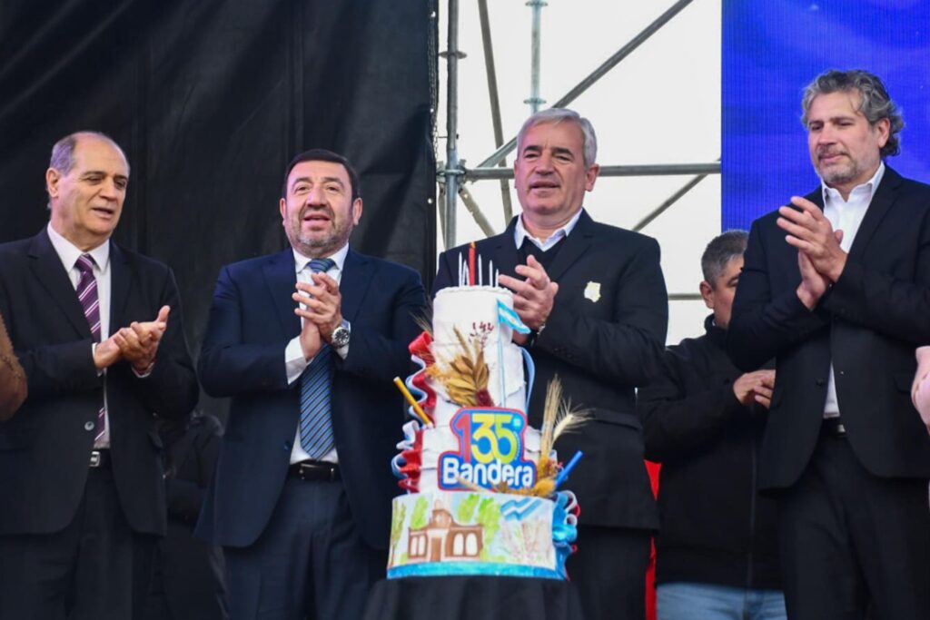 La ciudad de Bandera celebró su 135° aniversario con un emotivo acto La ciudad de Bandera celebró su 135° aniversario con un emotivo acto