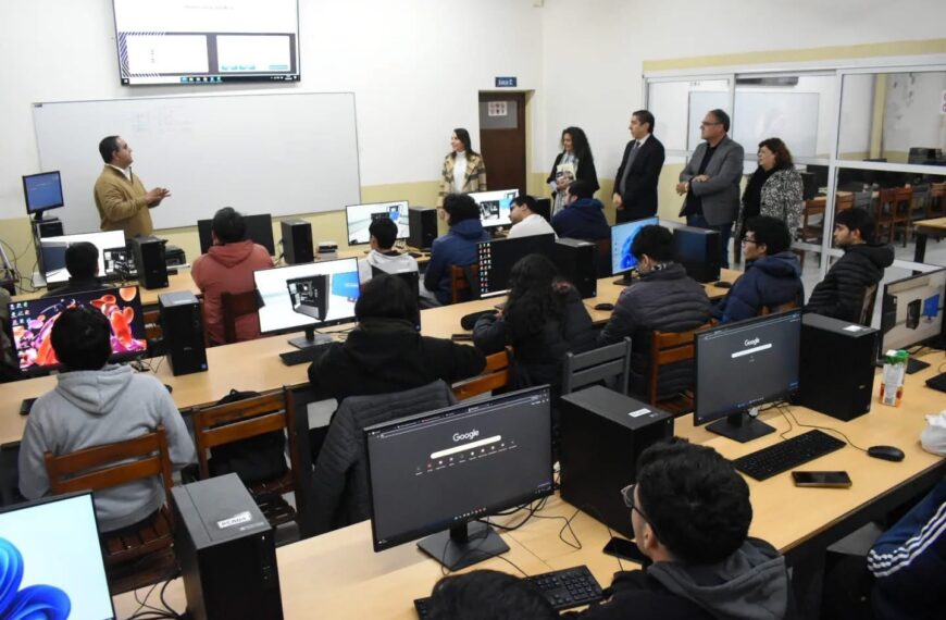 Continuidad y éxito: Más de 4.200 jóvenes ya cursan una nueva etapa de “Santiago Crece con Vos”