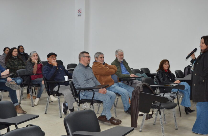 La Licenciatura en Filosofía celebró sus 40 años en Humanidades con un homenaje a Antonio Kinen