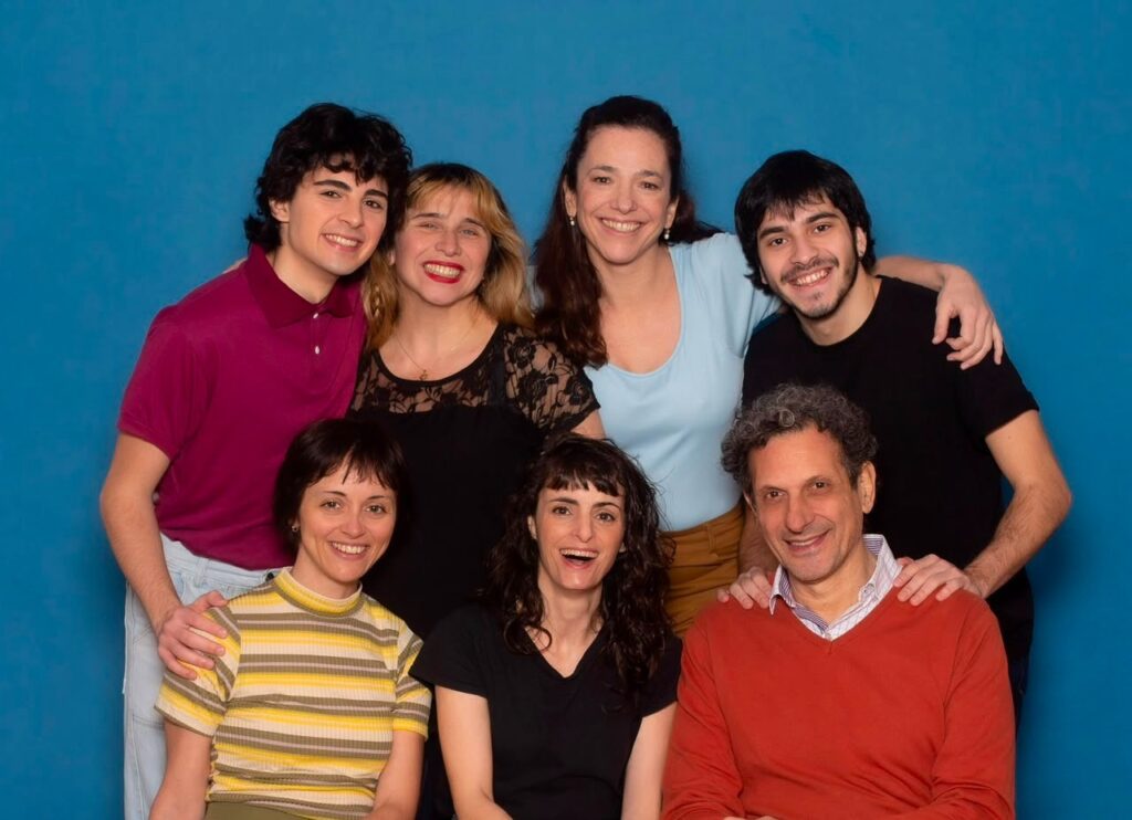 La santiagueña Elena Acuña vuelve a dirigir y presenta “Lo posible” en la escena porteña La santiagueña Elena Acuña vuelve a dirigir y presenta “Lo posible” en la escena porteña