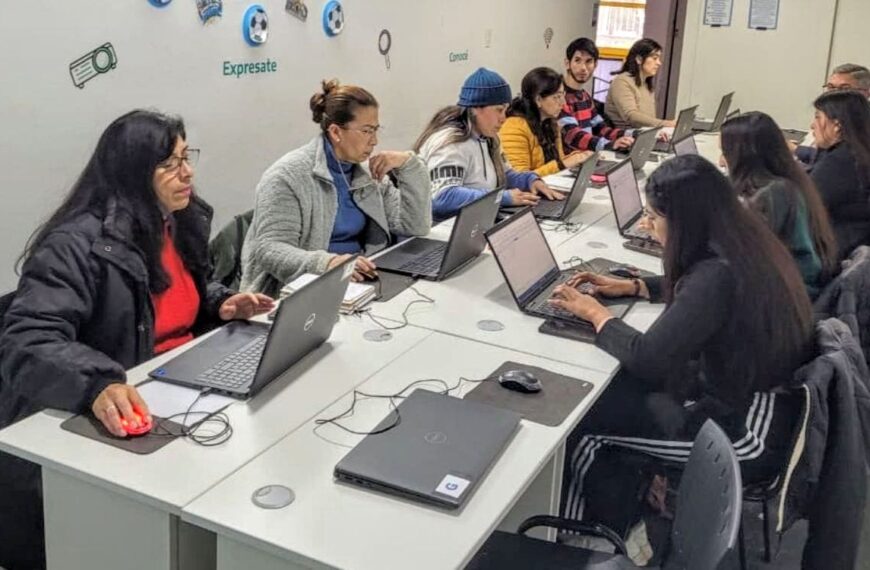 Se realizó el relanzamiento del taller “Conectados: Mi salto al mundo digital”
