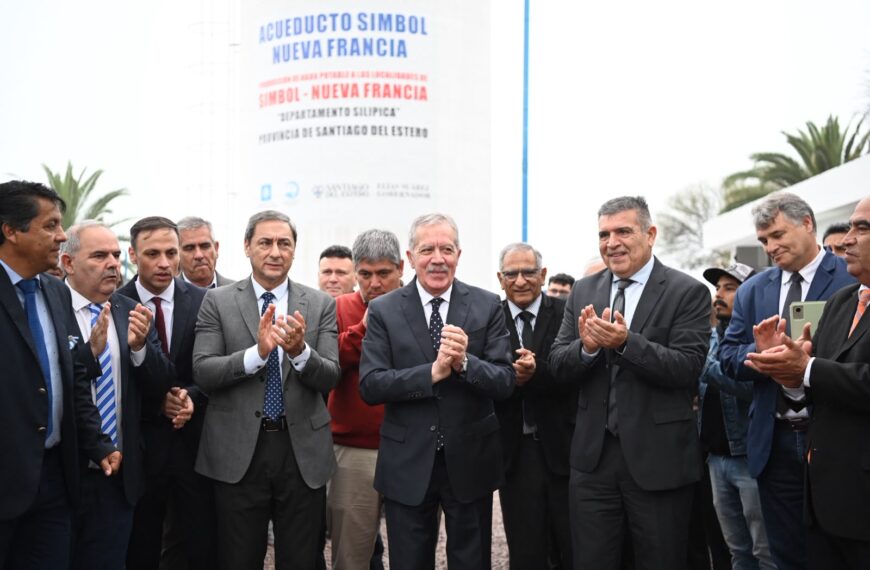 El gobernador Elías Suárez inauguró un acueducto y viviendas sociales en El Simbol y Nueva Francia