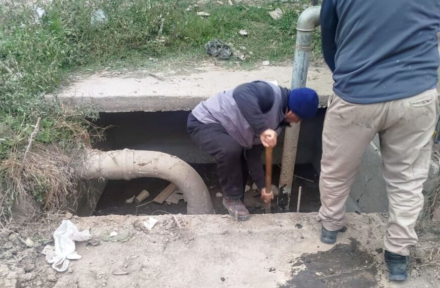 Amplían la limpieza de desagües pluviales y solicitan a los vecinos no arrojar basura
